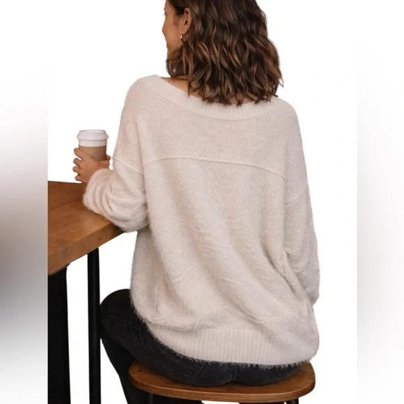 Free People Harrison Bunny Crew Neck Sweater Oversized Cream Womens Medium - Picture 3 of 11